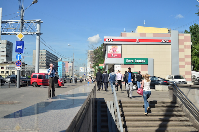 Выход из метро «Марьина Роща» в сторону Сущевского Вала